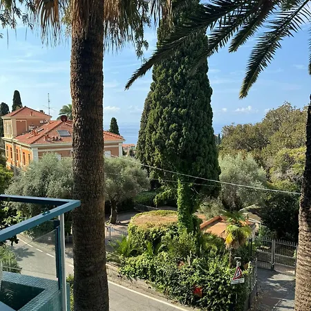 Corso Degli Inglesi Apartment